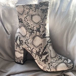 Top Moda snake print booties